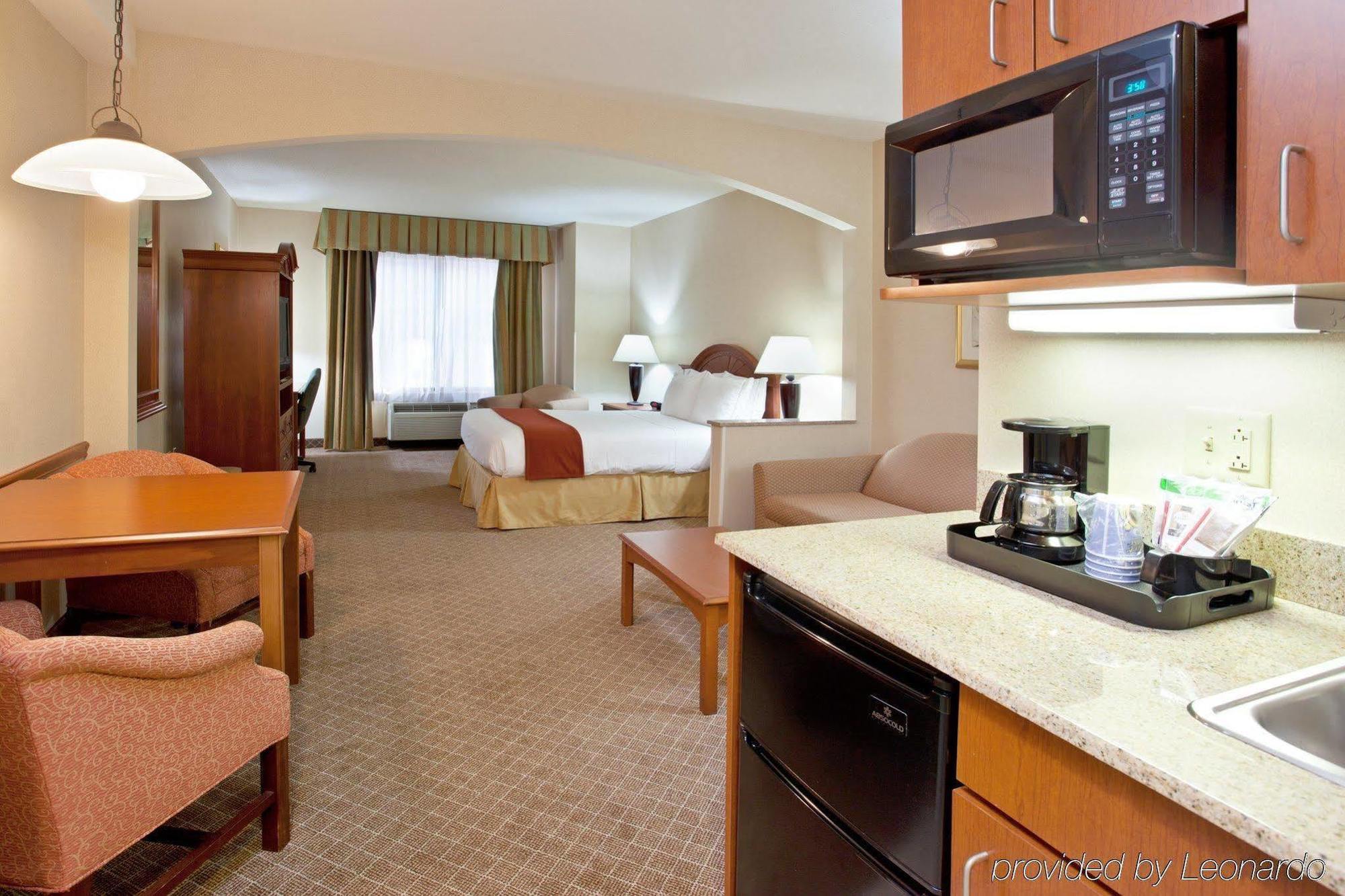 Holiday Inn Express Hotel&Suites Erie-Summit Township Zimmer foto